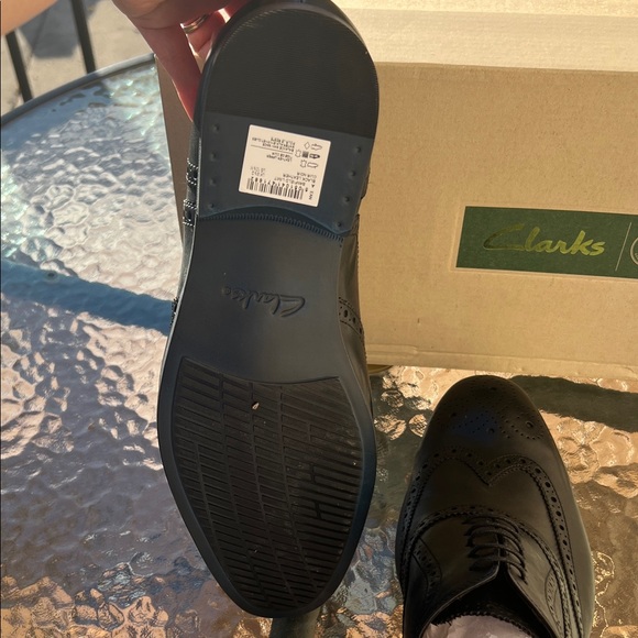 New Clarks Black Leather Oxford Dress Shoes *size 10.5 but run large* main image 4